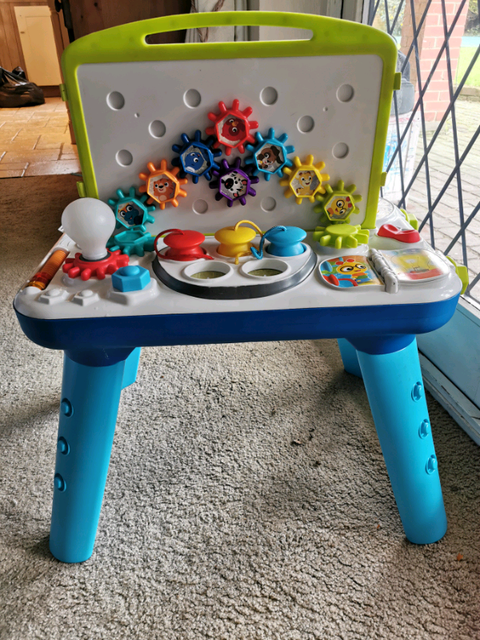 curiosity table baby einstein